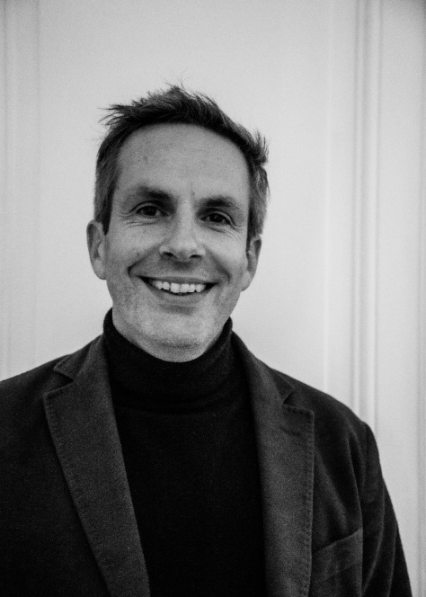 Portrait d’Etienne Vazzoleretto en noir et blanc